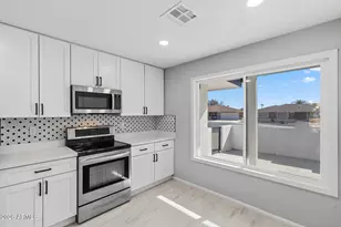 16817 N Meadow Park Dr, Sun City, AZ 85351 - Photo 17