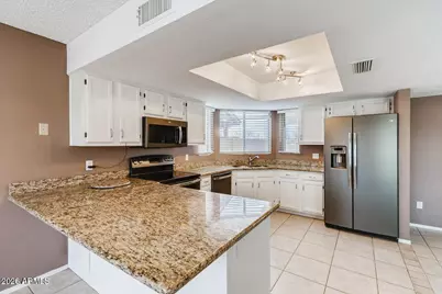 15652 N 38th Place, Phoenix, AZ 85032 - Photo 9