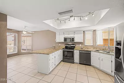 15652 N 38th Place, Phoenix, AZ 85032 - Photo 11