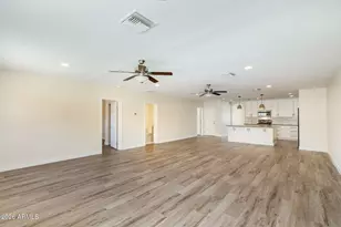 5002 E Mitchell Dr, Phoenix, AZ 85018 - Photo 9