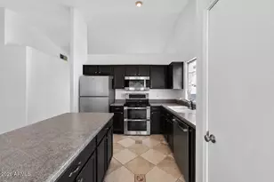 548 N Bailey Cir, Mesa, AZ 85207 - Photo 9