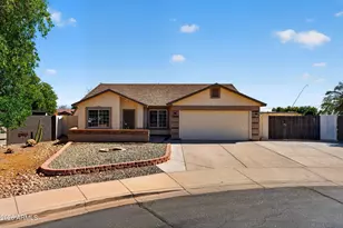 548 N Bailey Cir, Mesa, AZ 85207 - Photo 1