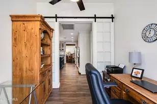 925 E Waltann Ln, Phoenix, AZ 85022 - Photo 25