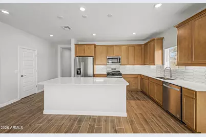 15896 W Desert Hollow Drive, Surprise, AZ 85387 - Photo 11