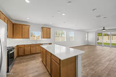 15896 W Desert Hollow Drive, Surprise, AZ 85387 - Photo 9