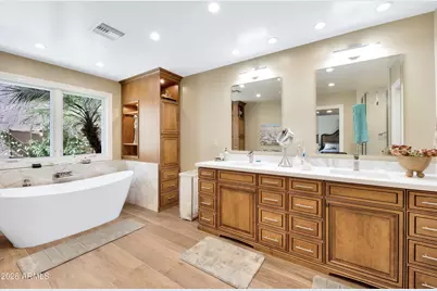 5332 N Questa Tierra Drive, Phoenix, AZ 85012 - Photo 9
