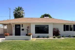 933 E Cavalier Dr, Phoenix, AZ 85014 - Photo 1