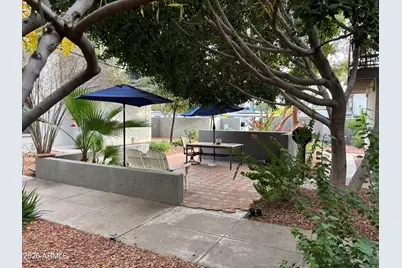 4111 E Camelback Road #17, Phoenix, AZ 85018 - Photo 1