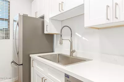 13818 N Saguaro Boulevard #Unit 202, Fountain Hills, AZ 85268 - Photo 5