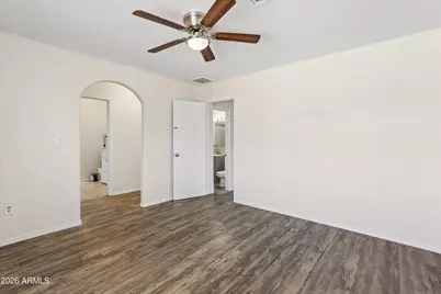 735 E South Mountain Avenue, Phoenix, AZ 85042 - Photo 23