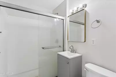 735 E South Mountain Avenue, Phoenix, AZ 85042 - Photo 19