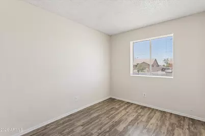 735 E South Mountain Avenue, Phoenix, AZ 85042 - Photo 29