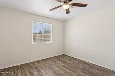 735 E South Mountain Avenue, Phoenix, AZ 85042 - Photo 13