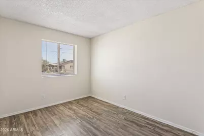 735 E South Mountain Avenue, Phoenix, AZ 85042 - Photo 27