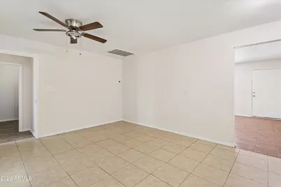 735 E South Mountain Avenue, Phoenix, AZ 85042 - Photo 11