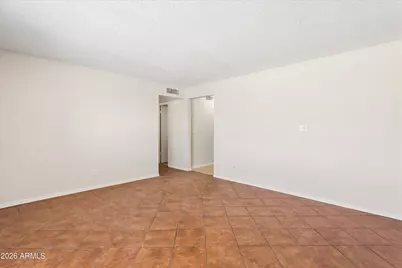 735 E South Mountain Avenue, Phoenix, AZ 85042 - Photo 9