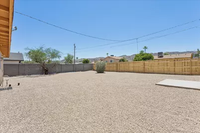 735 E South Mountain Avenue, Phoenix, AZ 85042 - Photo 37