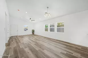 1110 E Pierce St, Phoenix, AZ 85006 - Photo 13