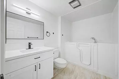 9839 W Royal Oak Road, Sun City, AZ 85351 - Photo 23
