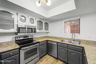 12222 N Paradise Vlg Pkwy S, Phoenix, AZ 85032 - Photo 9