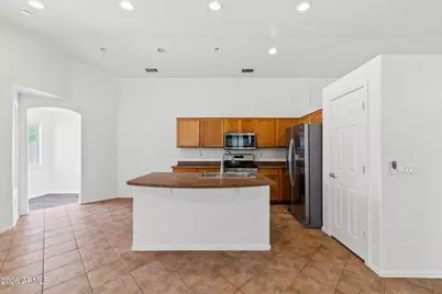 17534 W Coyote Trail Drive, Goodyear, AZ 85338 - Photo 11