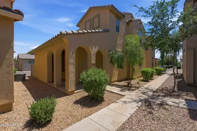 5464 W Fulton Street, Phoenix, AZ 85043 - Photo 1
