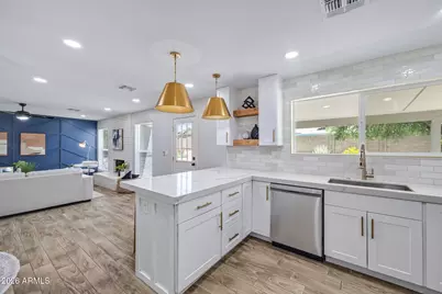833 E Le Marche Avenue, Phoenix, AZ 85022 - Photo 13