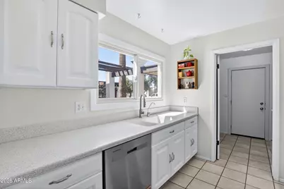 2718 S Azalea Drive, Tempe, AZ 85282 - Photo 9