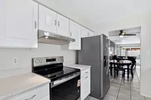 2718 S Azalea Dr, Tempe, AZ 85282 - Photo 11
