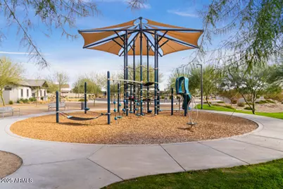 8752 W Denton Lane, Glendale, AZ 85305 - Photo 15