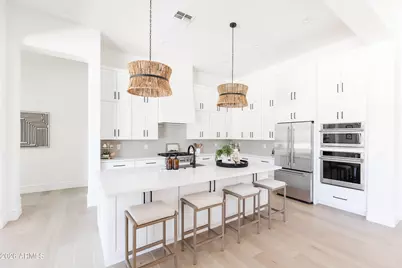 336 W Alamosa Drive, Chandler, AZ 85248 - Photo 1