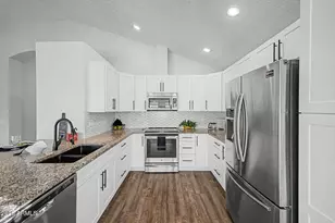 7302 E Clovis Ave, Mesa, AZ 85208 - Photo 13
