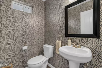 4126 N 44th Place, Phoenix, AZ 85018 - Photo 13