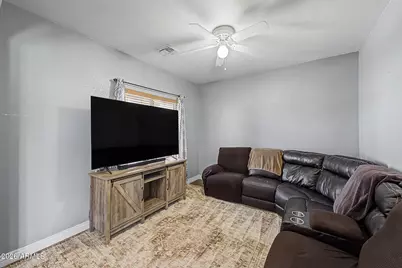 7517 S 15th Drive, Phoenix, AZ 85041 - Photo 9