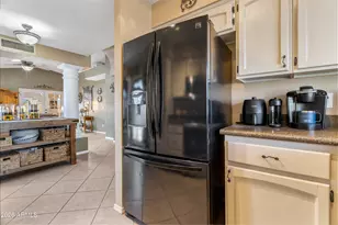 911 E Annette Dr, Phoenix, AZ 85022 - Photo 11