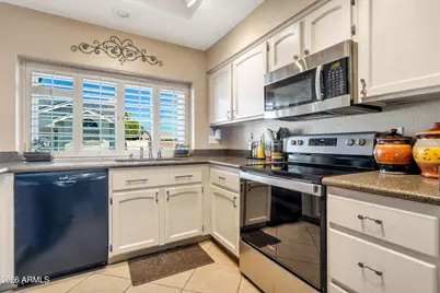 911 E Annette Drive, Phoenix, AZ 85022 - Photo 9