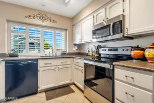 911 E Annette Dr, Phoenix, AZ 85022 - Photo 9
