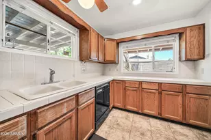1330 E Catalina Dr, Phoenix, AZ 85014 - Photo 15