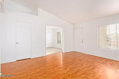 6585 N 77th Drive, Glendale, AZ 85303 - Photo 5