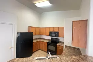 915 W Bowker St, Phoenix, AZ 85041 - Photo 5