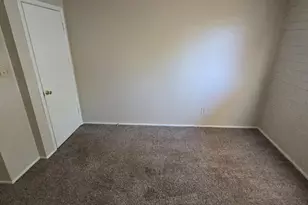 5717 W Heatherbrae Dr, Phoenix, AZ 85031 - Photo 7
