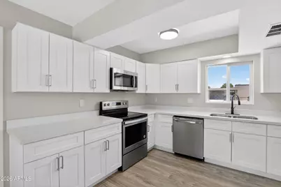 5919 W Britton Avenue, Phoenix, AZ 85033 - Photo 5