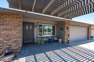 9329 W Briarwood Cir N, Sun City, AZ 85351 - Photo 7