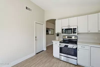 18809 N 43rd Place, Phoenix, AZ 85050 - Photo 13