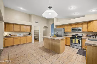 3311 W Walter Way, Phoenix, AZ 85027 - Photo 11