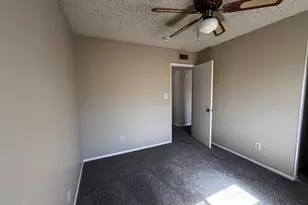 2072 E Donner Dr, Tempe, AZ 85282 - Photo 9