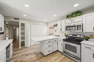 7814 N 21st Ln, Phoenix, AZ 85021 - Photo 9