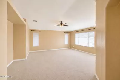 18017 W Desert Lane, Surprise, AZ 85388 - Photo 11
