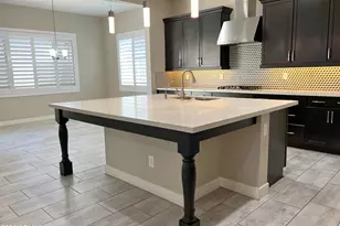 4638 E Navigator Ln, Phoenix, AZ 85050 - Photo 11