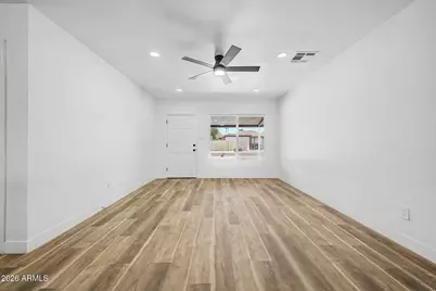 4437 E Almeria Road, Phoenix, AZ 85008 - Photo 9